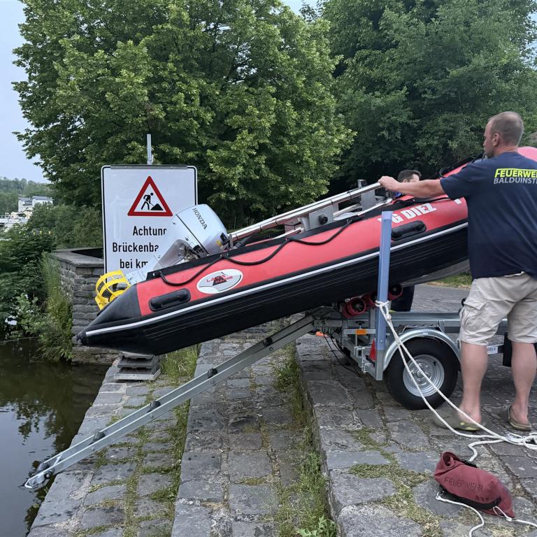 2026 wurde an den Bootstrailer eine ausziehbare Rollenleiter angebaut. Damit ist das Zuwasserlassen des Bootes viel einfacher geworden